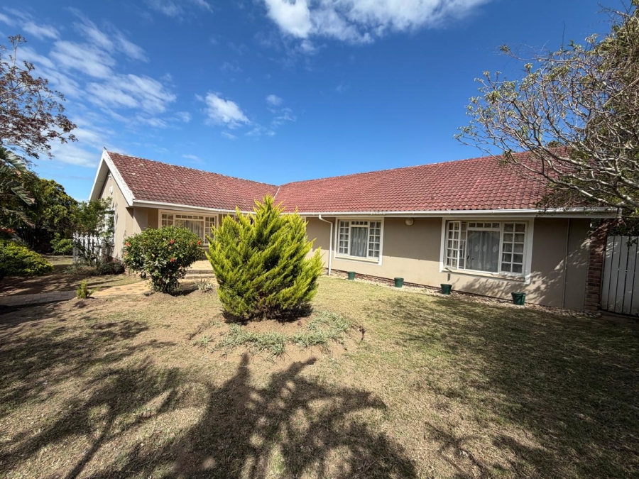 5 Bedroom Property for Sale in Beacon Bay Eastern Cape